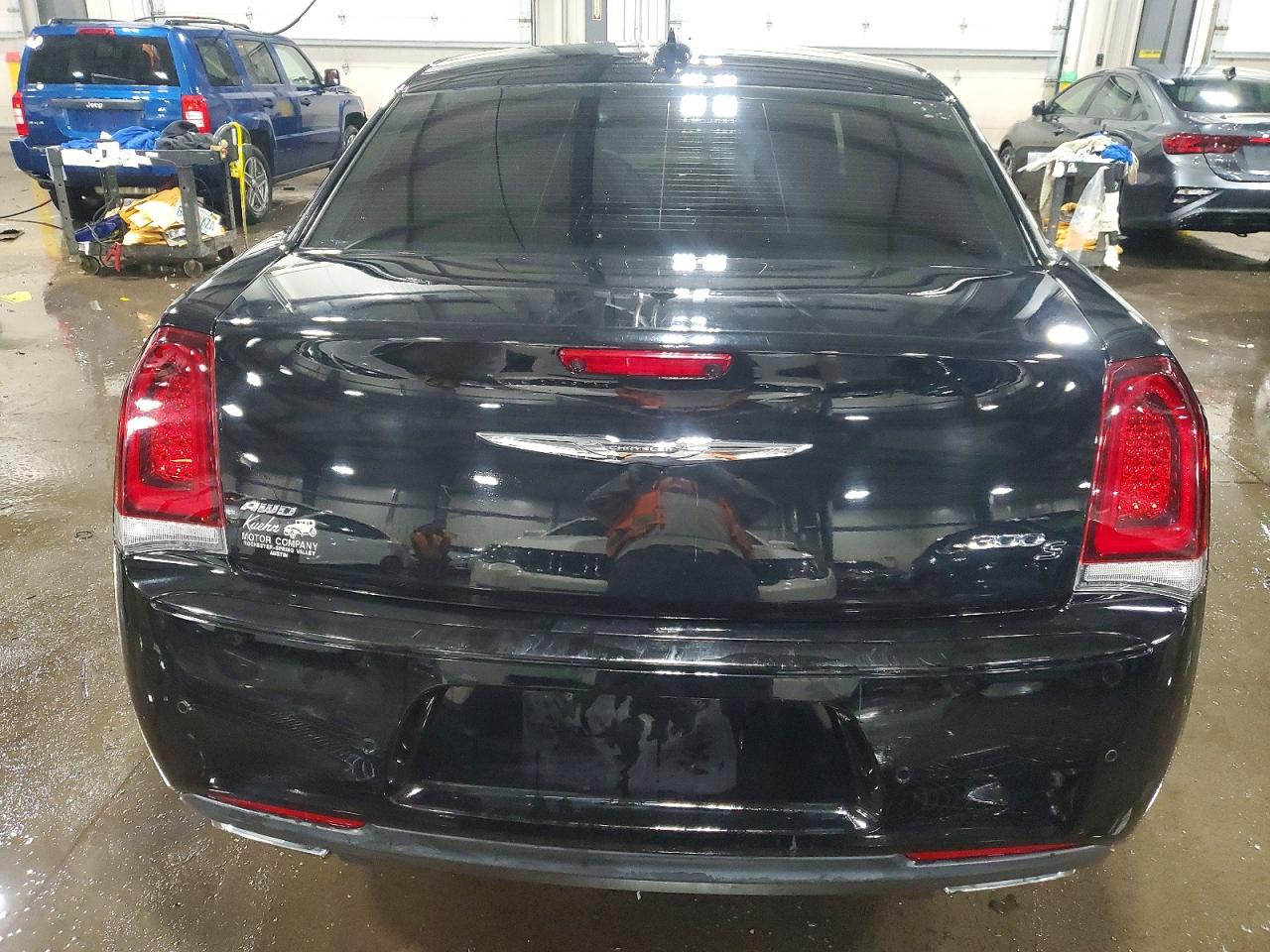 2016 CHRYSLER 300 S photo 6