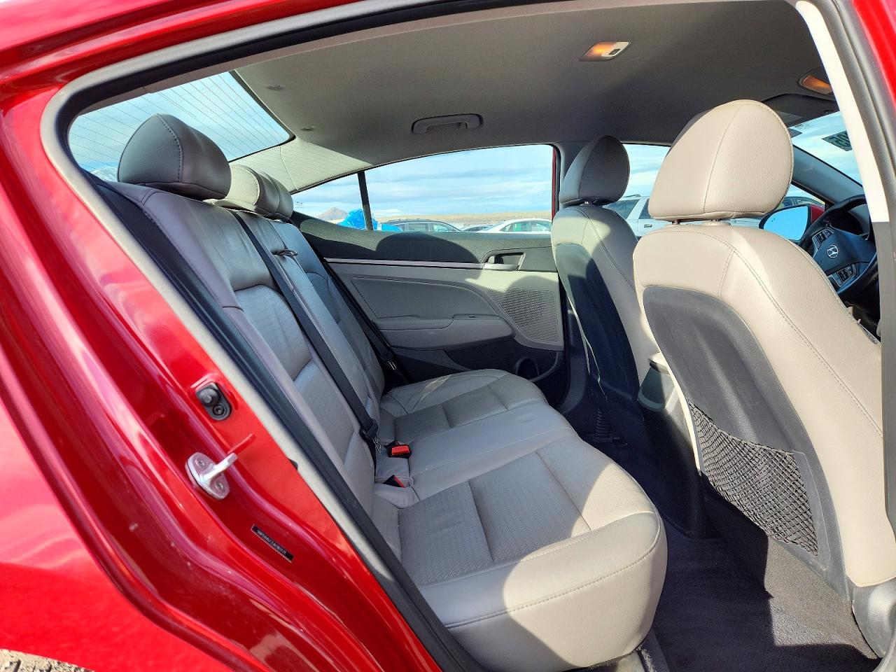 2018 HYUNDAI ELANTRA SEL photo 10