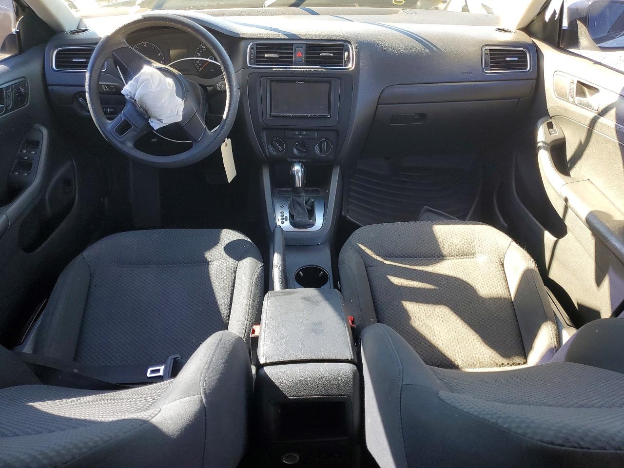 2013 VOLKSWAGEN JETTA BASE photo 8