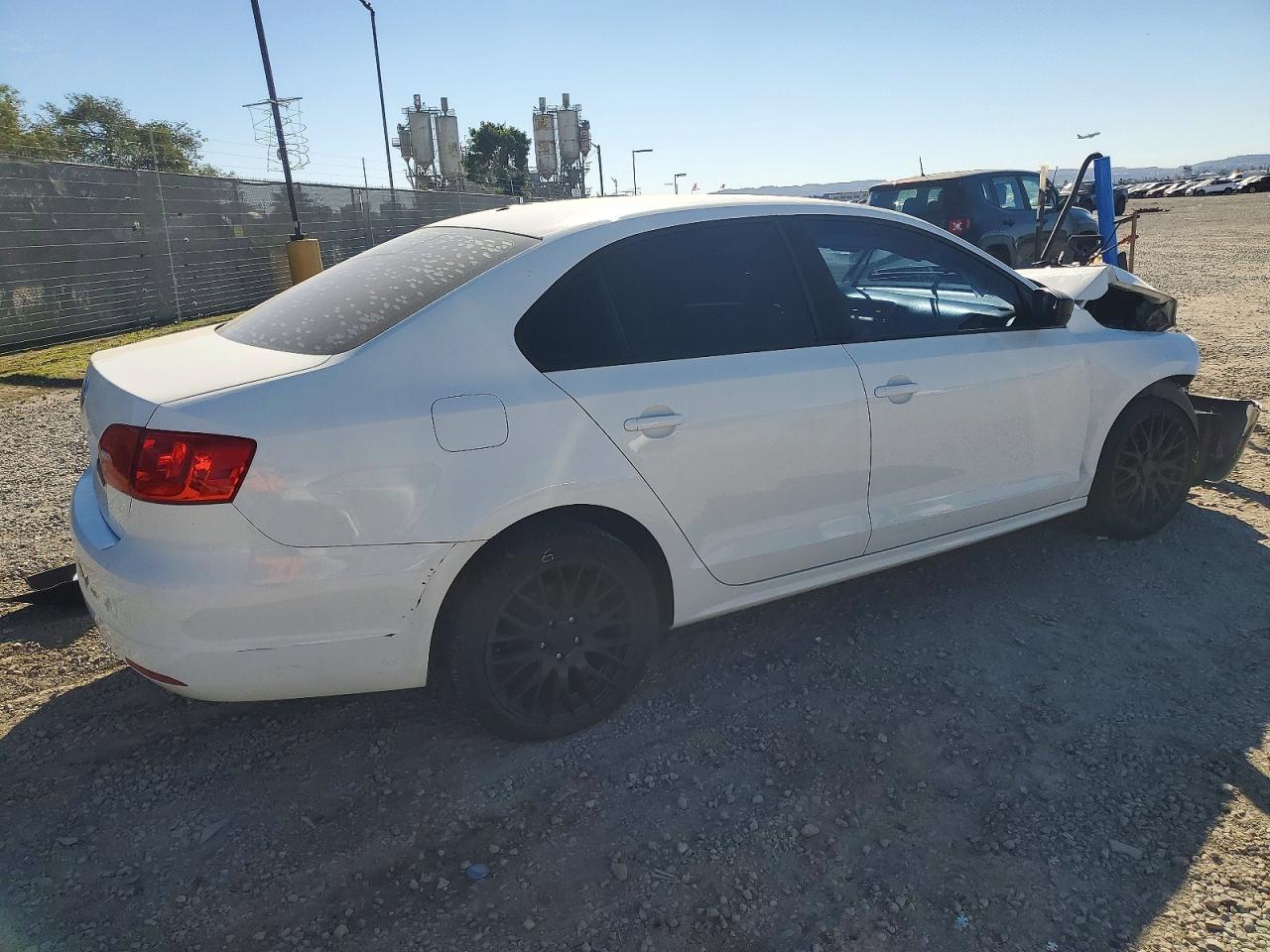 2013 VOLKSWAGEN JETTA BASE photo 3