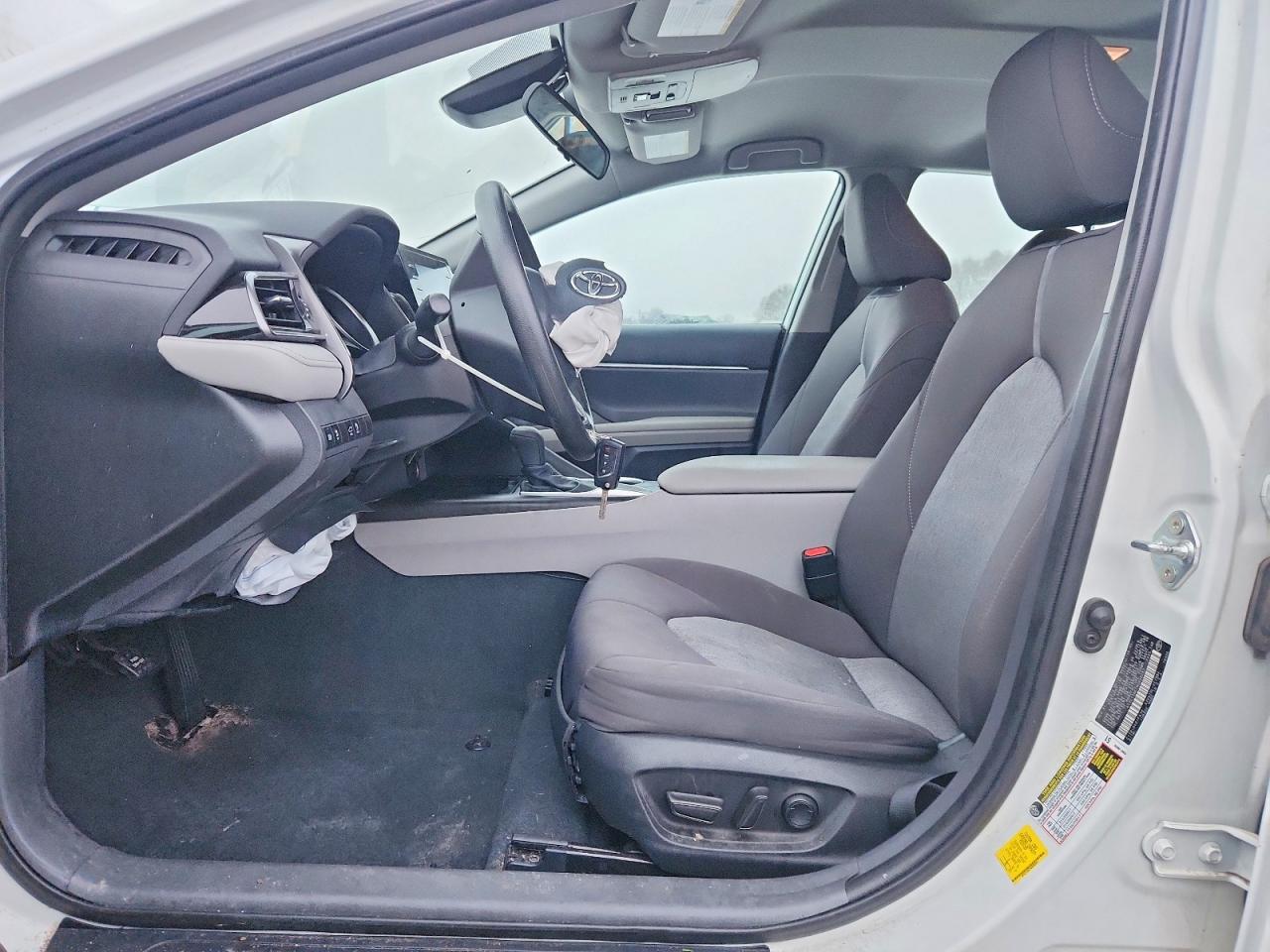 2022 TOYOTA CAMRY LE photo 7