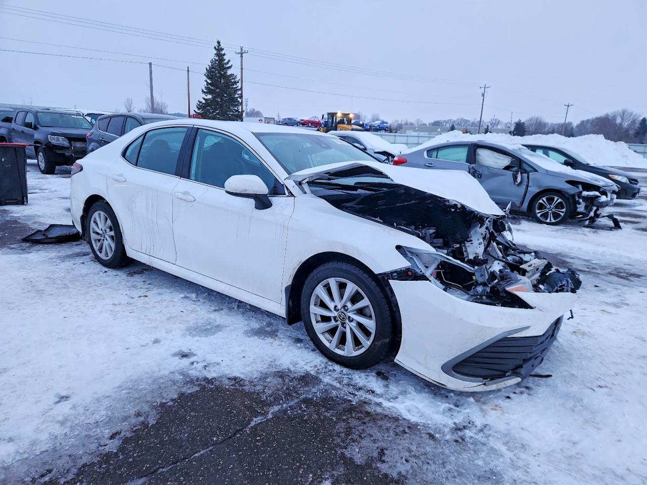 2022 TOYOTA CAMRY LE photo 4