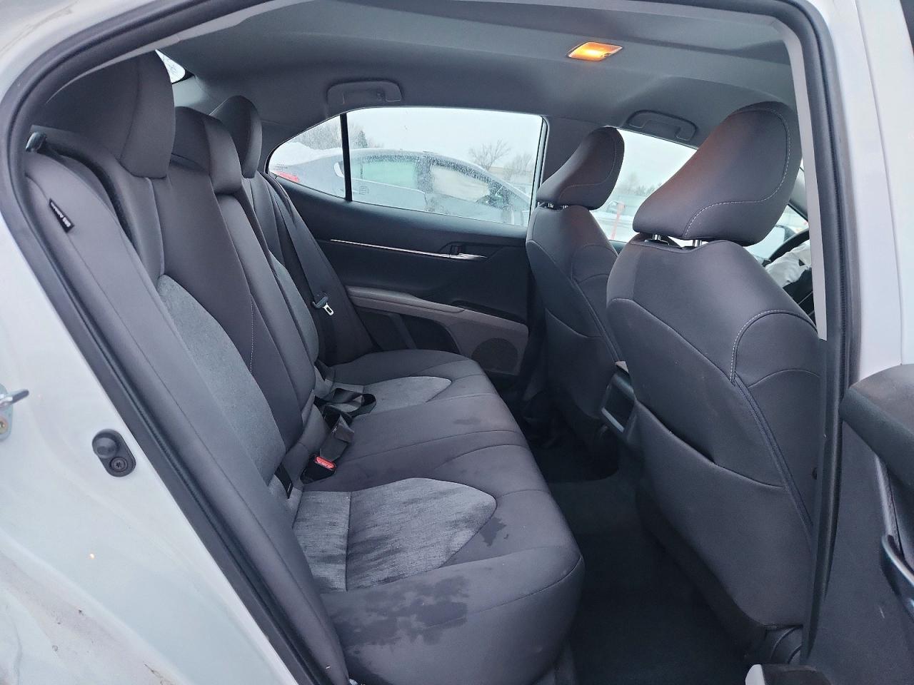 2022 TOYOTA CAMRY LE photo 10