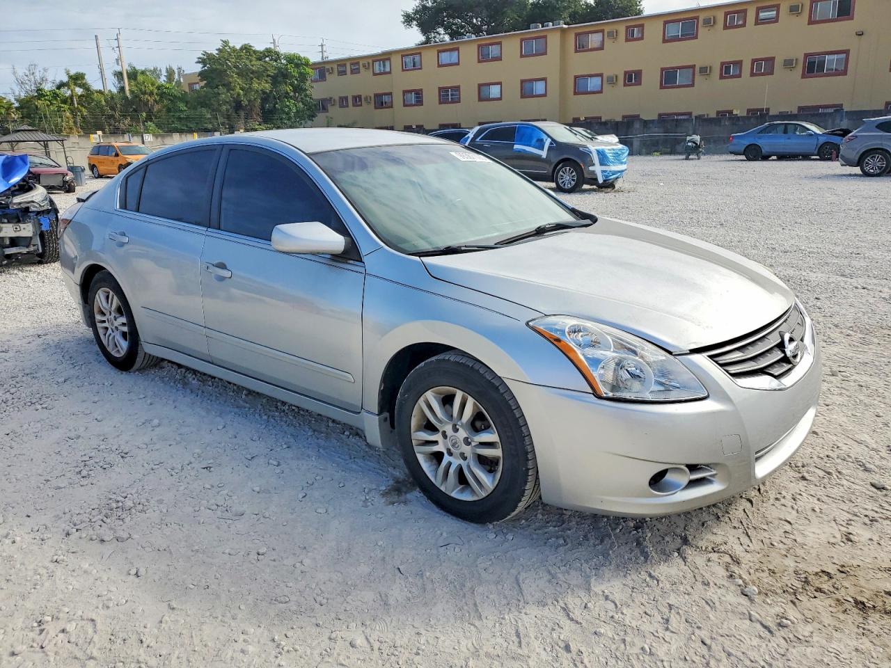 2012 NISSAN ALTIMA BASE photo 4