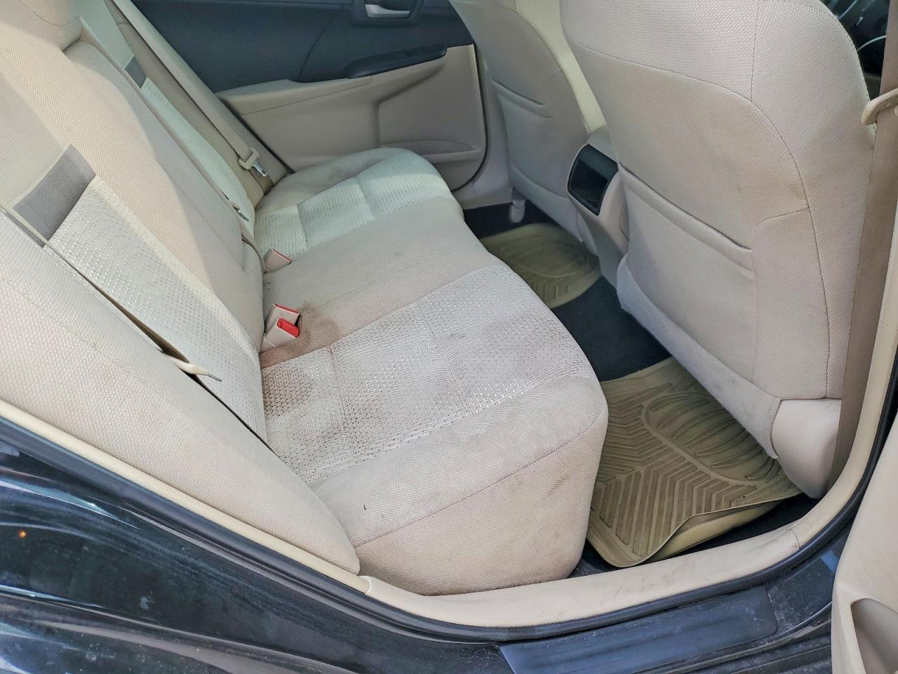 2014 TOYOTA CAMRY L photo 10