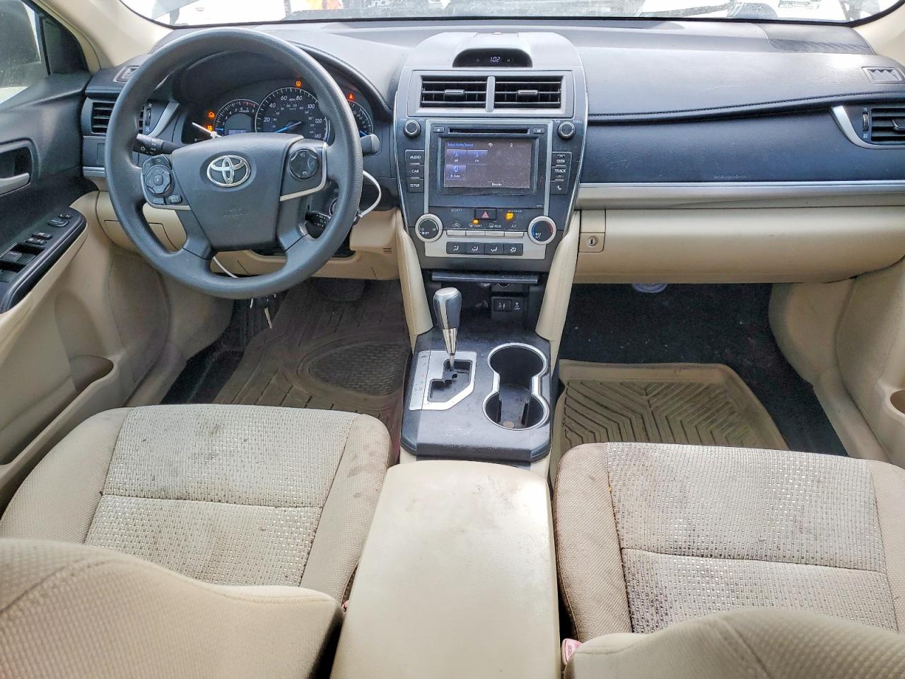 2014 TOYOTA CAMRY L photo 8