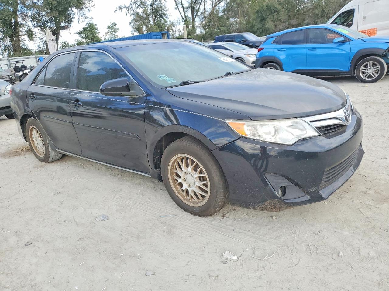 2014 TOYOTA CAMRY L photo 4