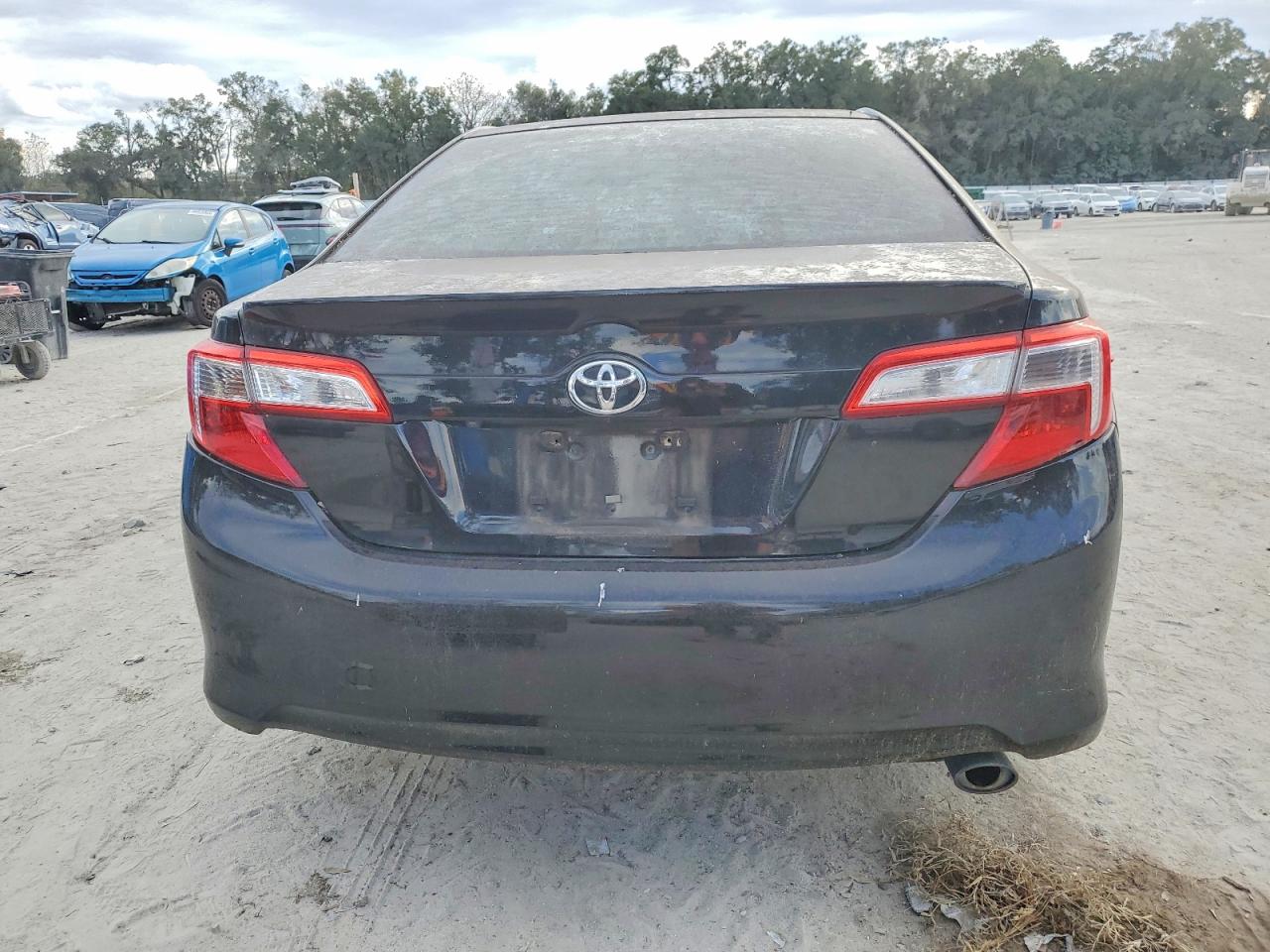 2014 TOYOTA CAMRY L photo 6