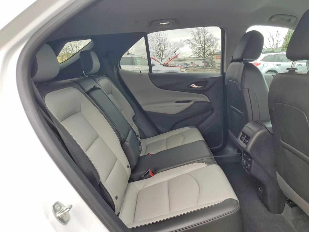 2018 CHEVROLET EQUINOX PREMIER photo 11