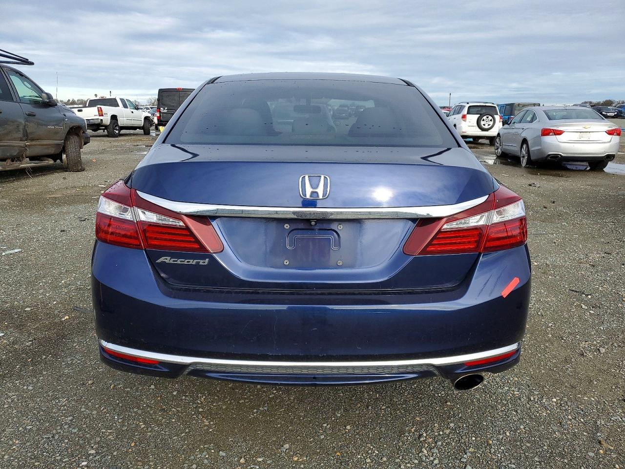 2016 HONDA ACCORD LX photo 6