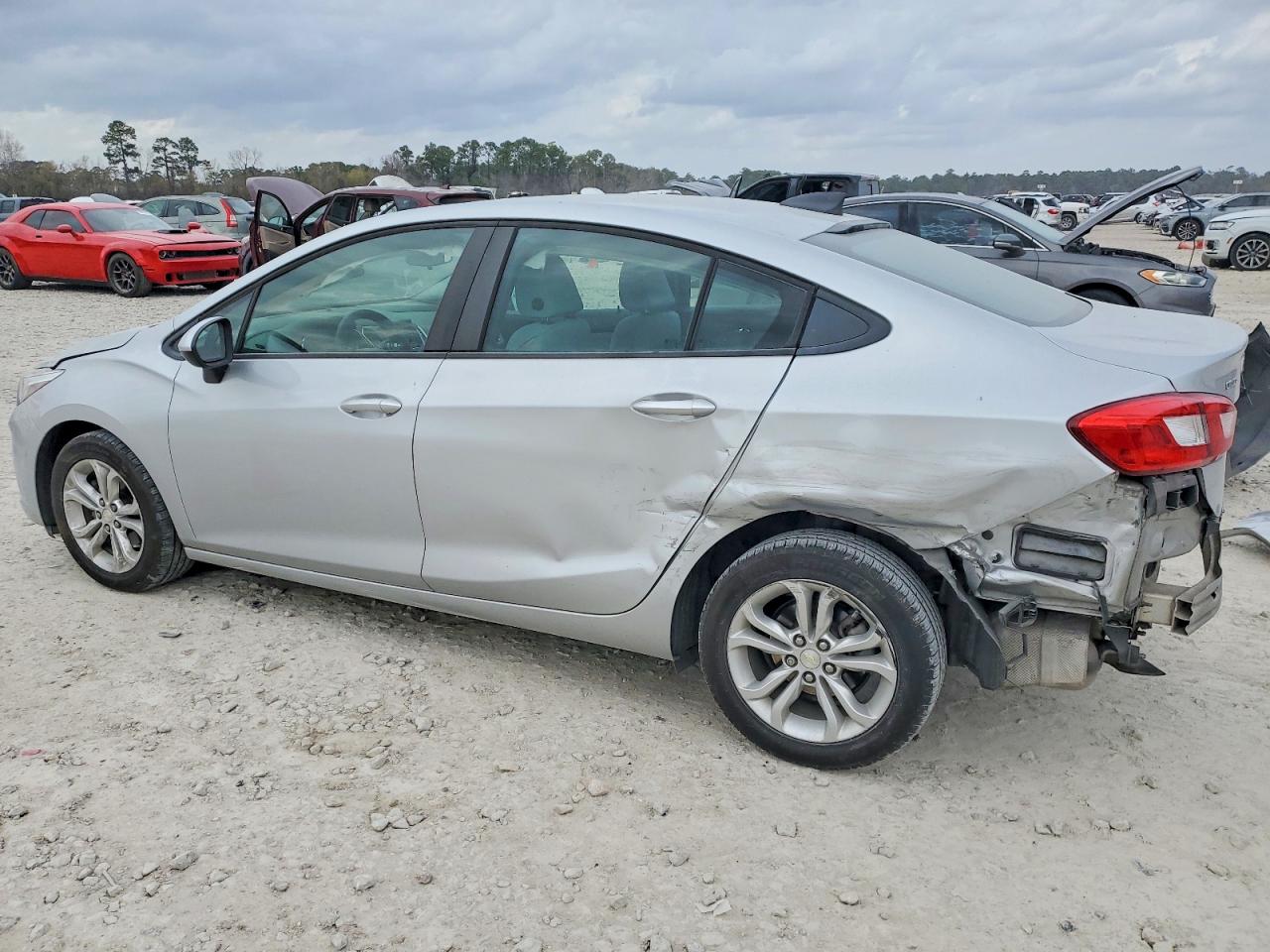 2019 CHEVROLET CRUZE LS photo 2