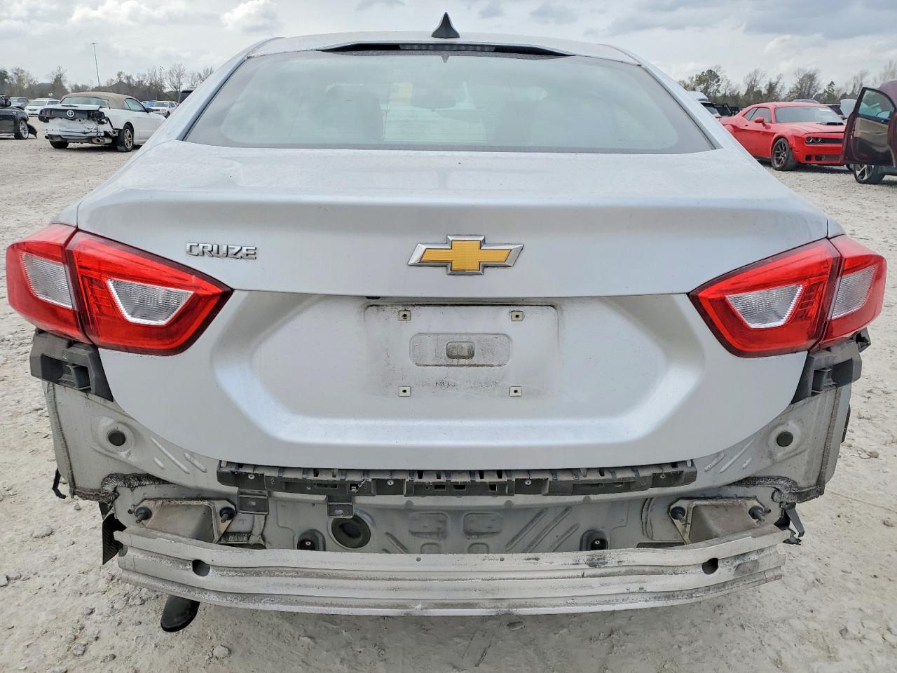 2019 CHEVROLET CRUZE LS photo 6