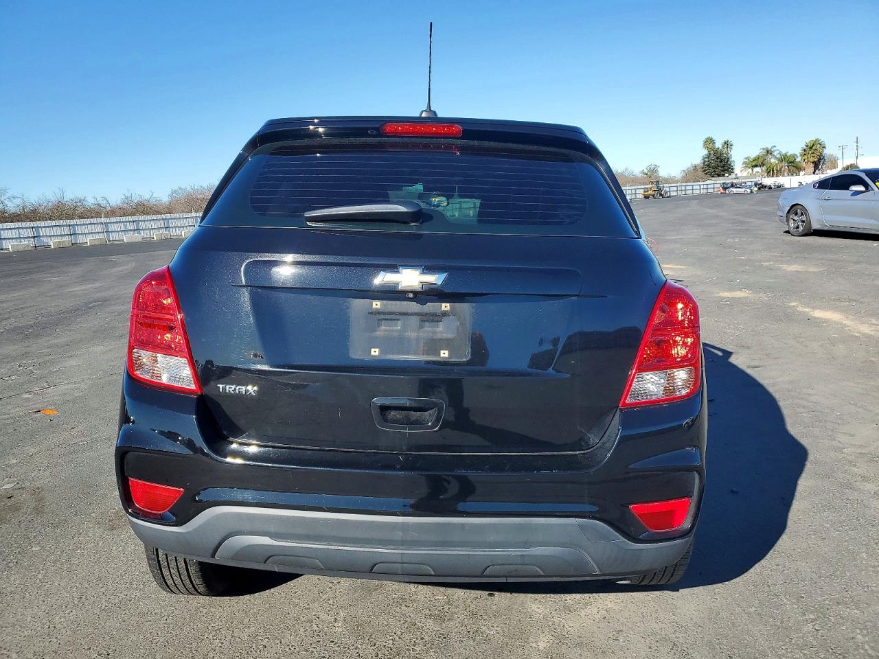 2017 CHEVROLET TRAX LS photo 6