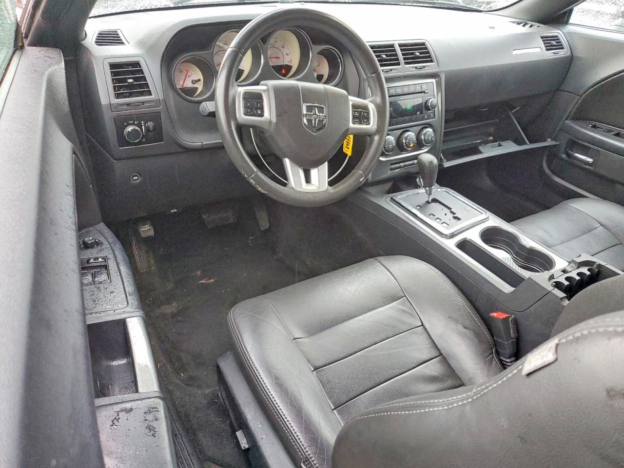 2013 DODGE CHALLENGER SXT photo 8