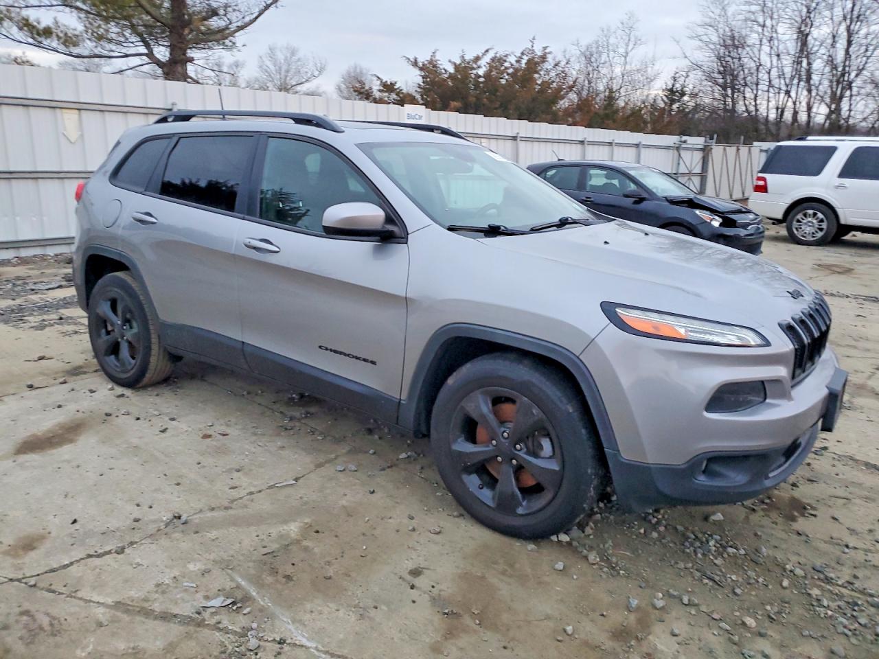 2016 JEEP CHEROKEE LATITUDE photo 4