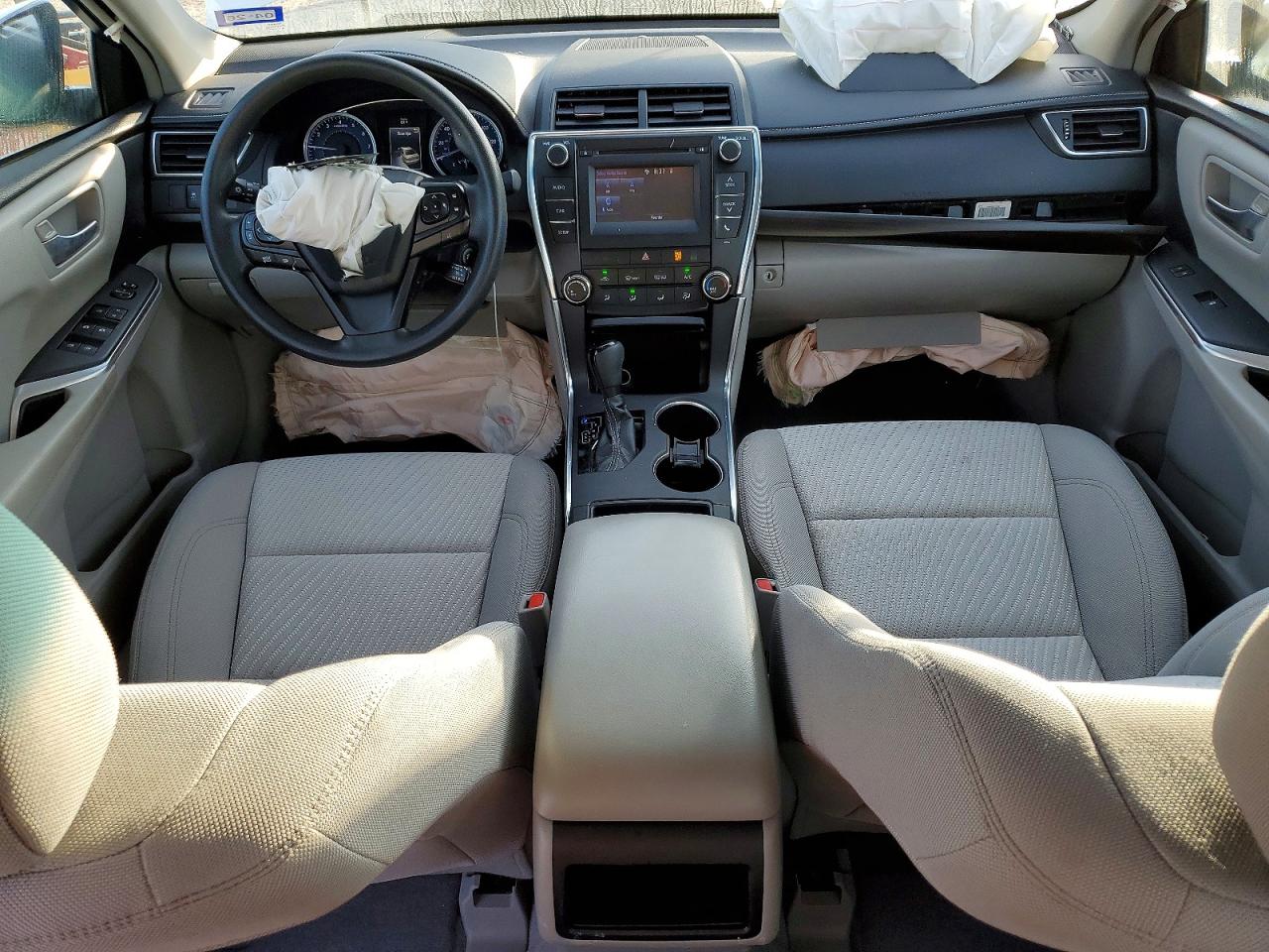 2016 TOYOTA CAMRY LE photo 8
