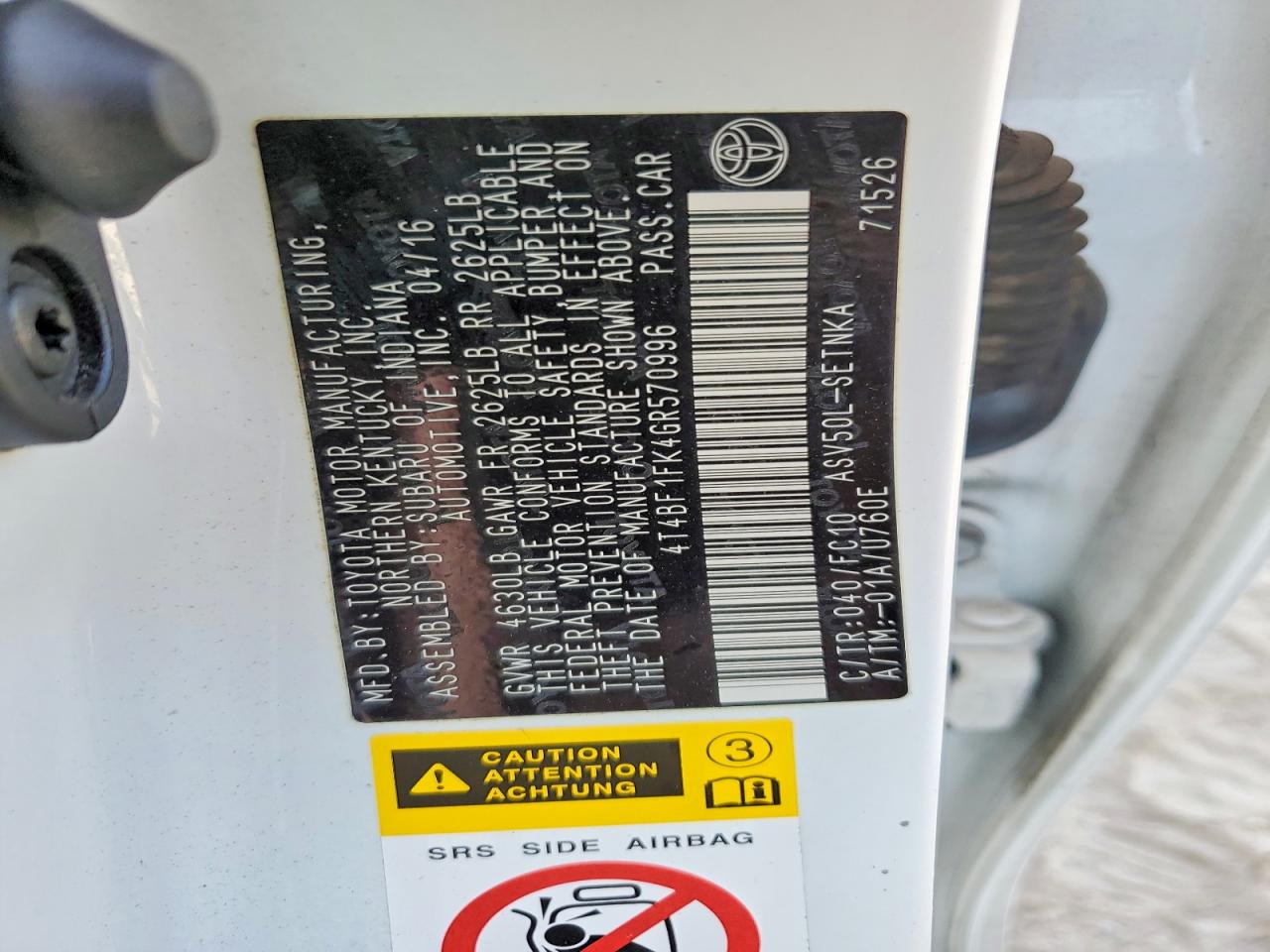 2016 TOYOTA CAMRY LE photo 12
