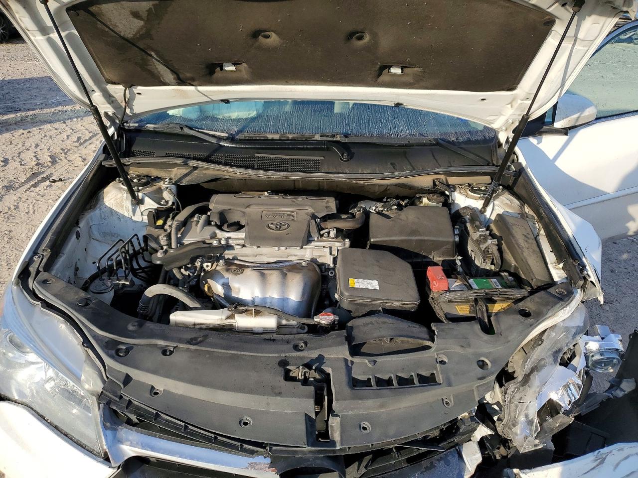 2016 TOYOTA CAMRY LE photo 11