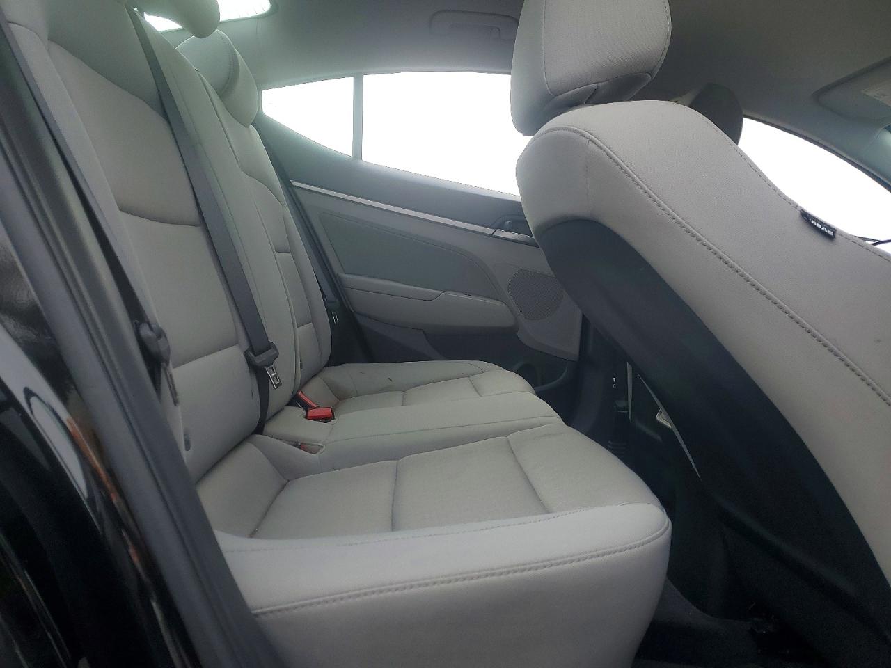 2018 HYUNDAI ELANTRA SEL photo 10