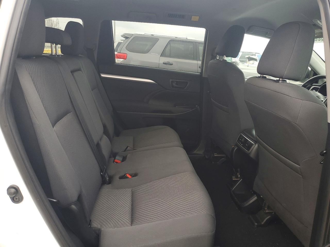2019 TOYOTA HIGHLANDER LE photo 11