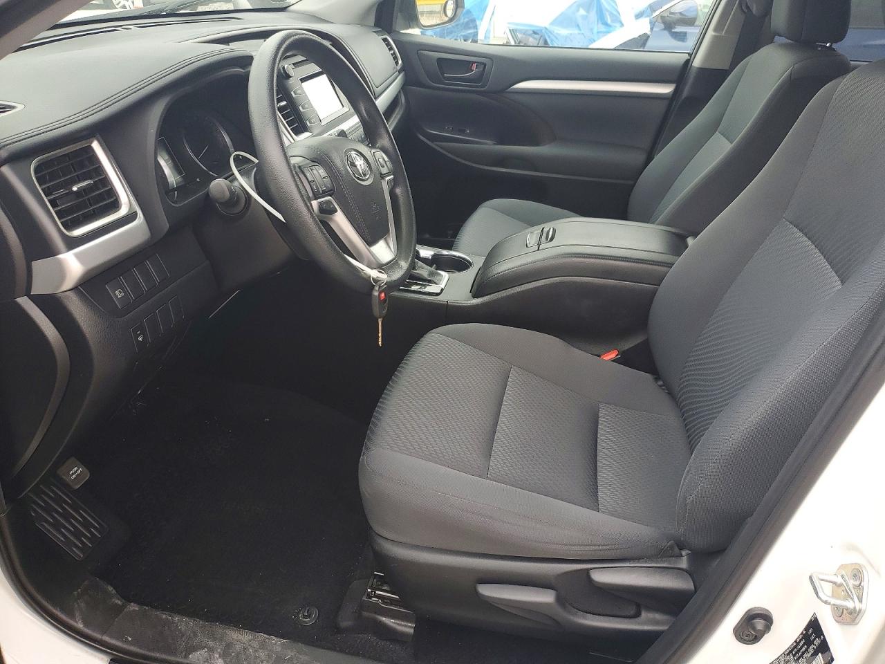 2019 TOYOTA HIGHLANDER LE photo 7