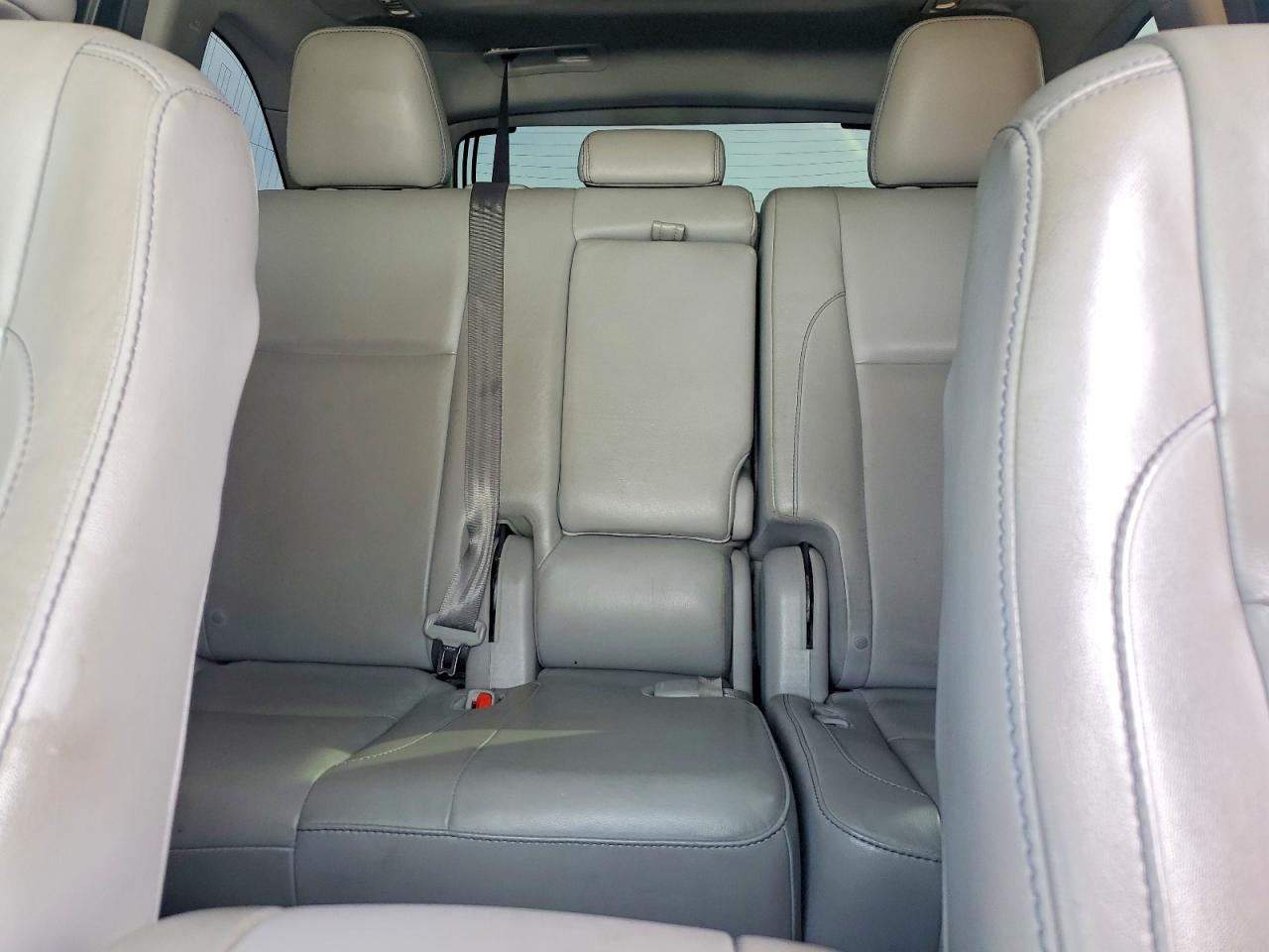 2016 TOYOTA HIGHLANDER XLE photo 10