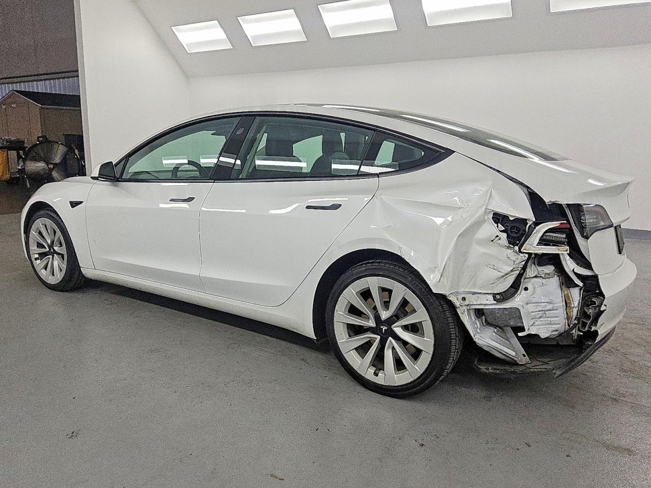 2022 TESLA MODEL 3 photo 2