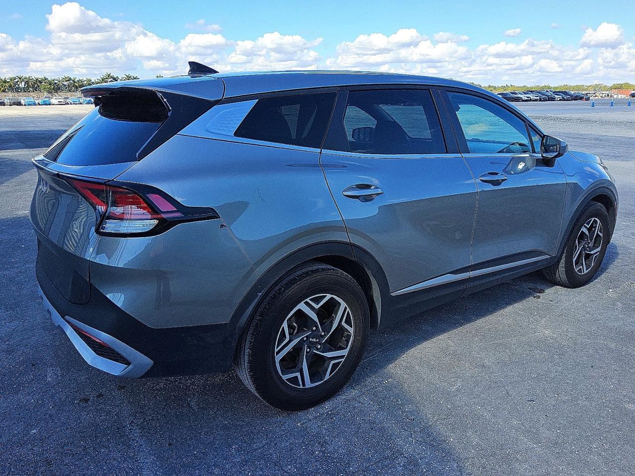 2023 KIA SPORTAGE LX photo 3