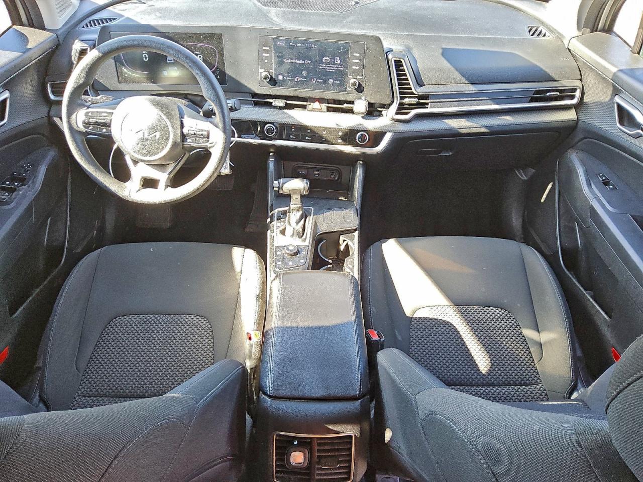 2023 KIA SPORTAGE LX photo 8