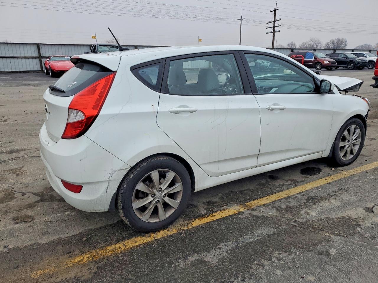 2012 HYUNDAI ACCENT GLS photo 3