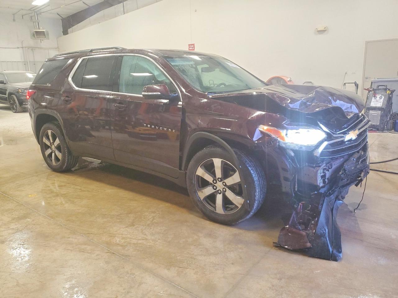 2019 CHEVROLET TRAVERSE LT photo 4