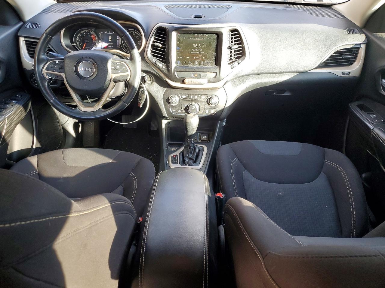 2016 JEEP CHEROKEE LATITUDE photo 8