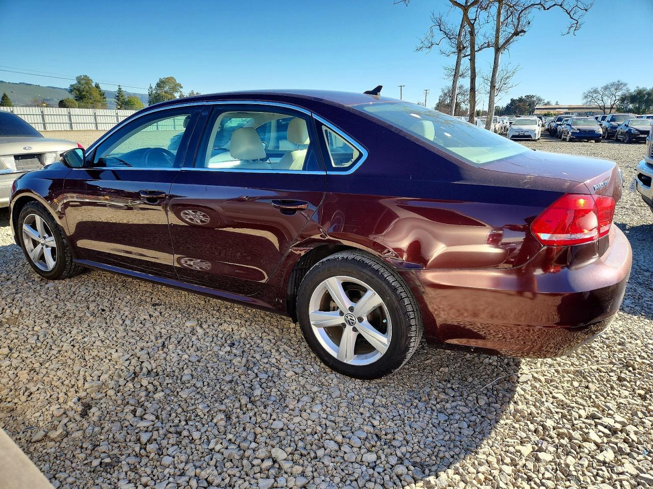 2012 VOLKSWAGEN PASSAT SE photo 2