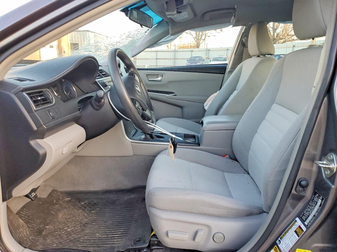 2017 TOYOTA CAMRY HYBRID photo 7