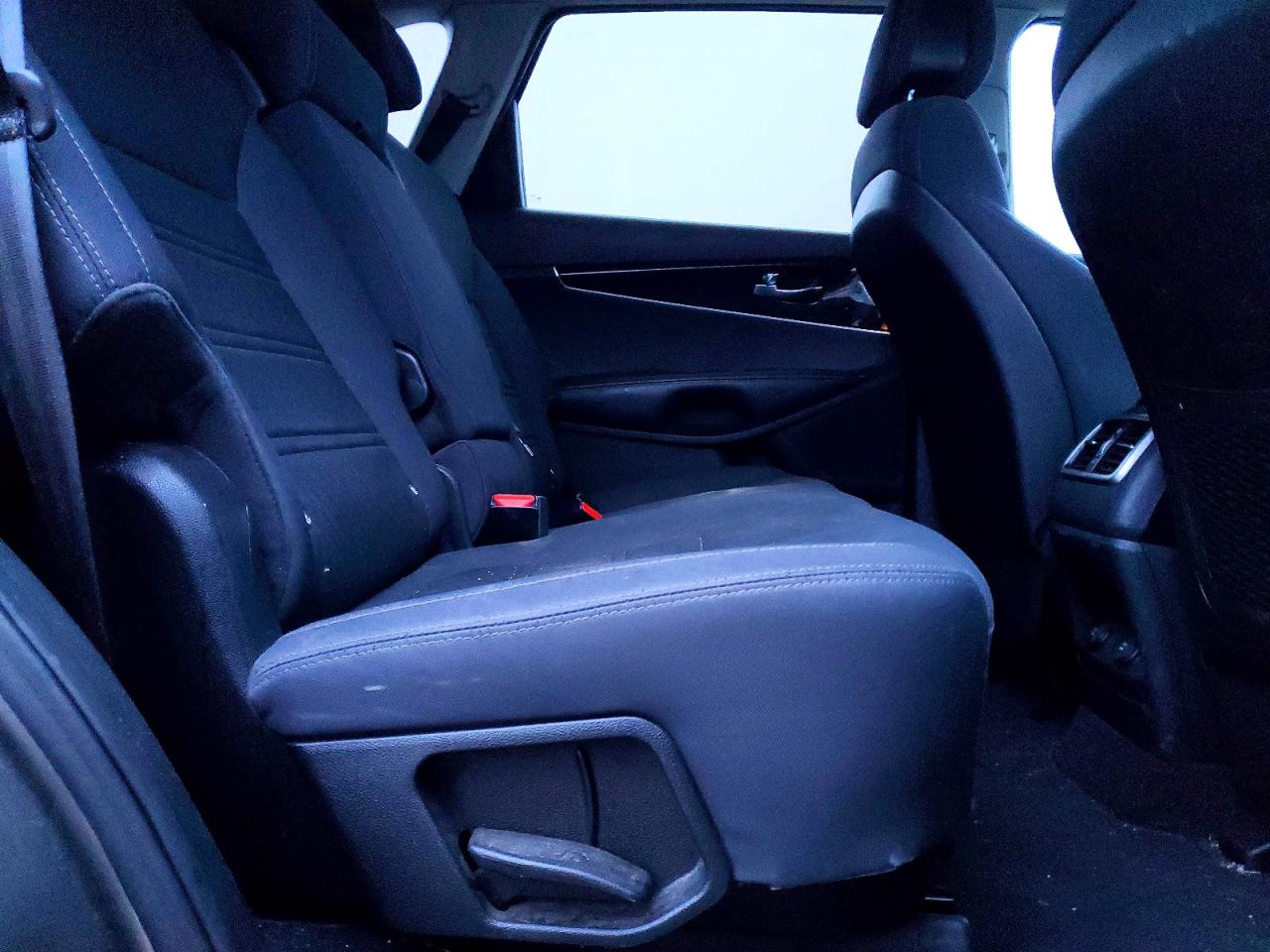 2016 KIA SORENTO LX photo 11