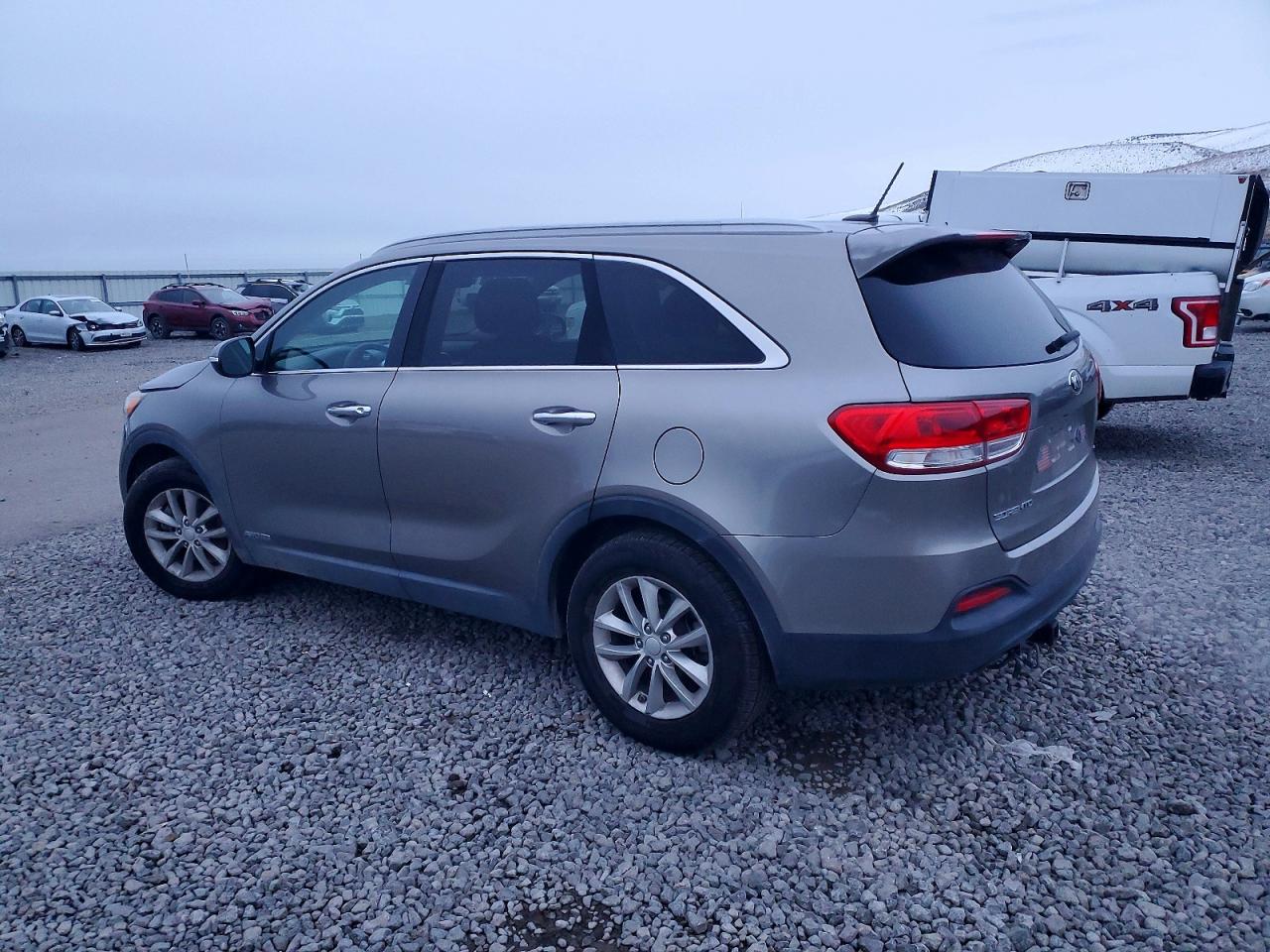 2016 KIA SORENTO LX photo 2