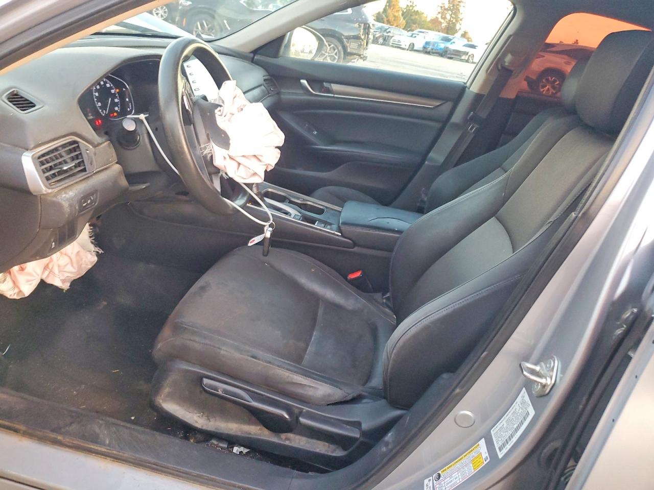 2018 HONDA ACCORD LX photo 7