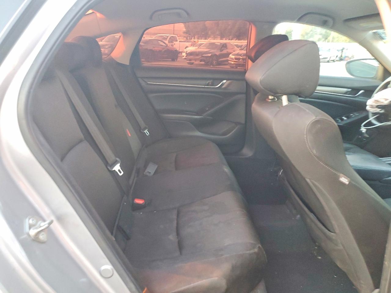 2018 HONDA ACCORD LX photo 10
