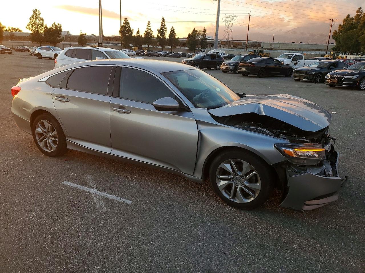 2018 HONDA ACCORD LX photo 4