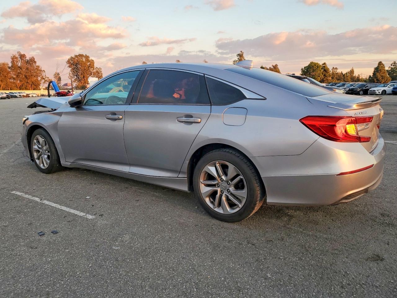 2018 HONDA ACCORD LX photo 2