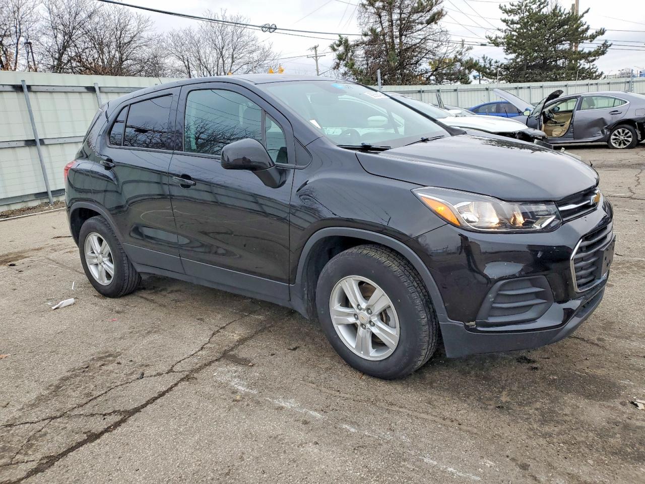 2020 CHEVROLET TRAX LS photo 4