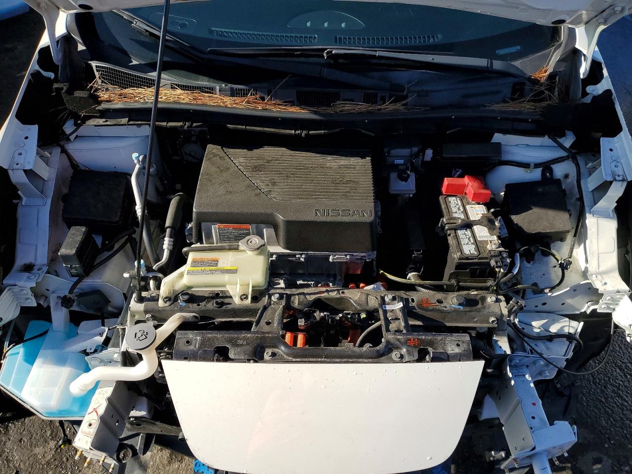 2018 NISSAN LEAF S photo 11