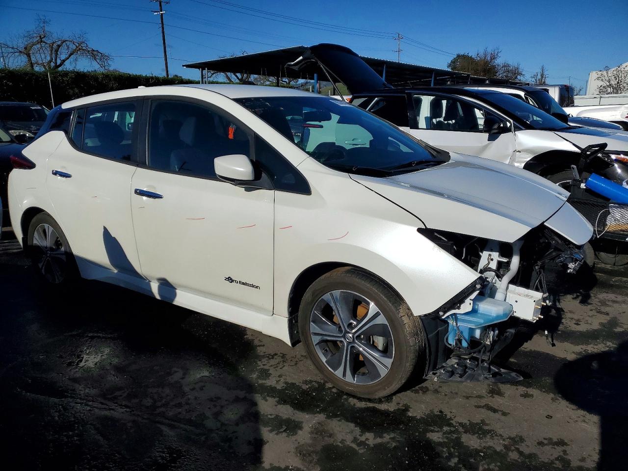2018 NISSAN LEAF S photo 4