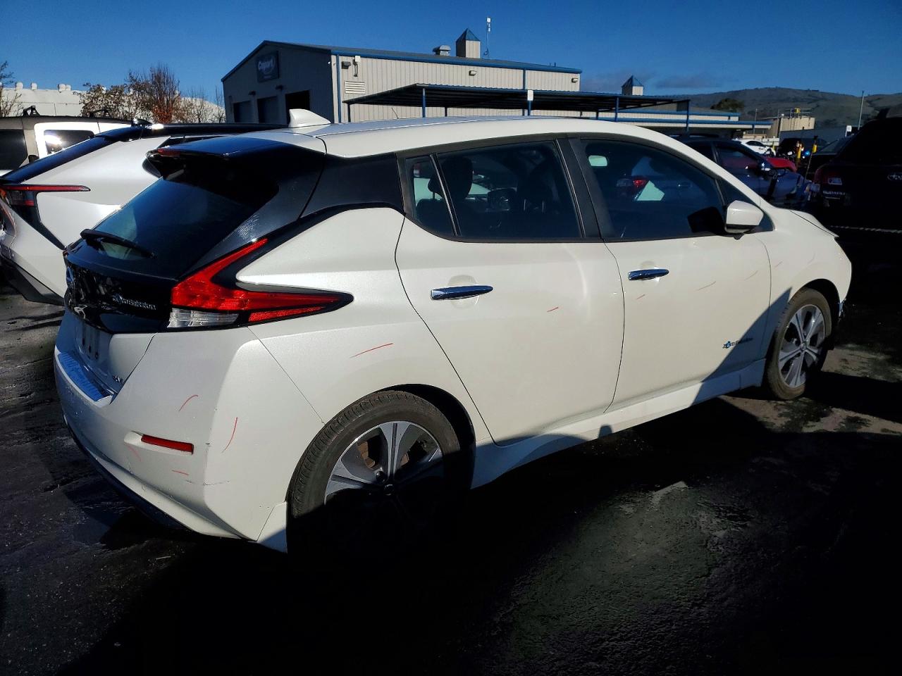 2018 NISSAN LEAF S photo 3