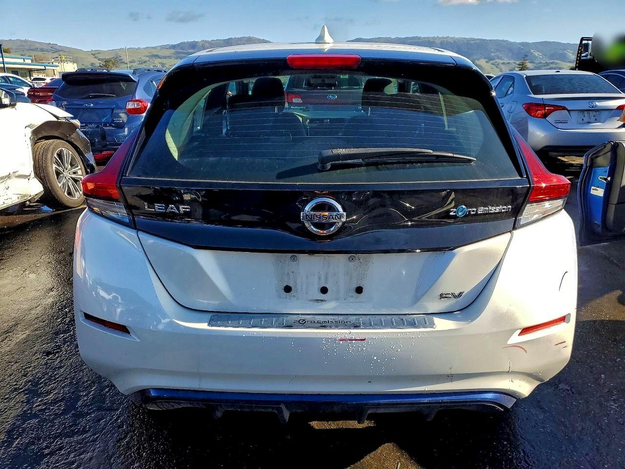 2018 NISSAN LEAF S photo 6
