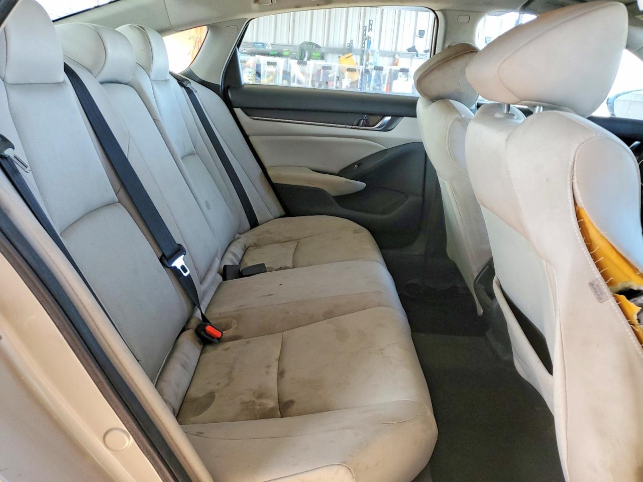 2020 HONDA ACCORD LX photo 10