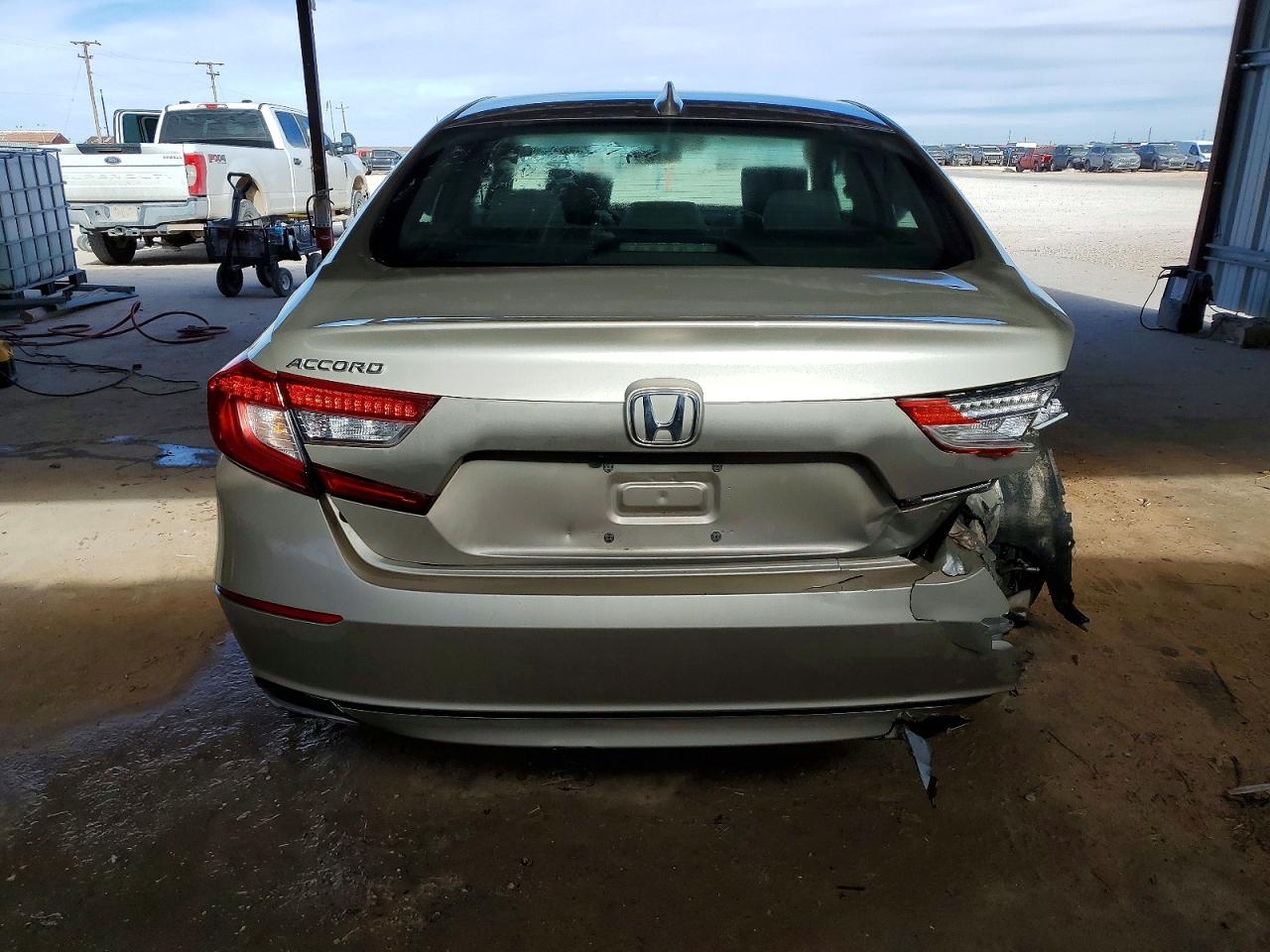 2020 HONDA ACCORD LX photo 6