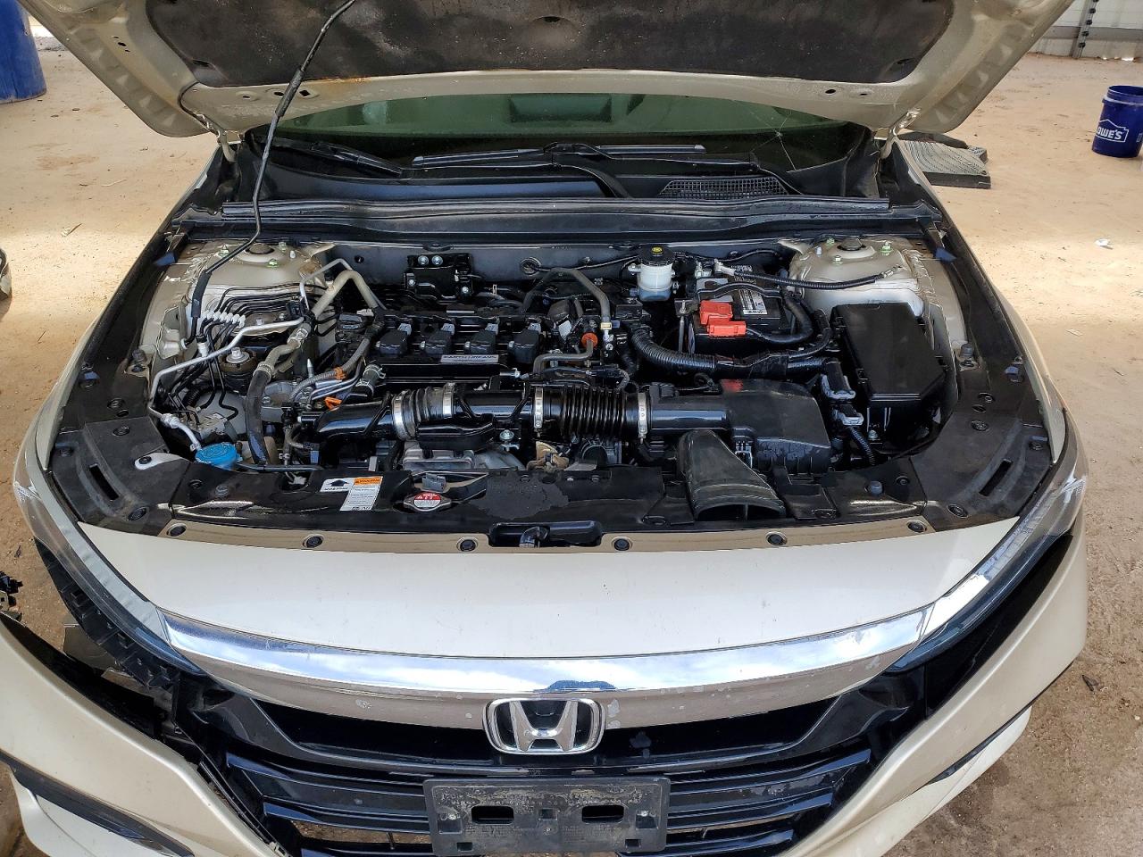 2020 HONDA ACCORD LX photo 11