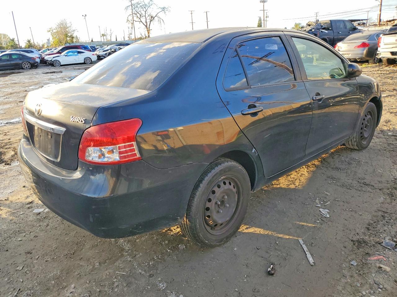 2010 TOYOTA YARIS photo 5