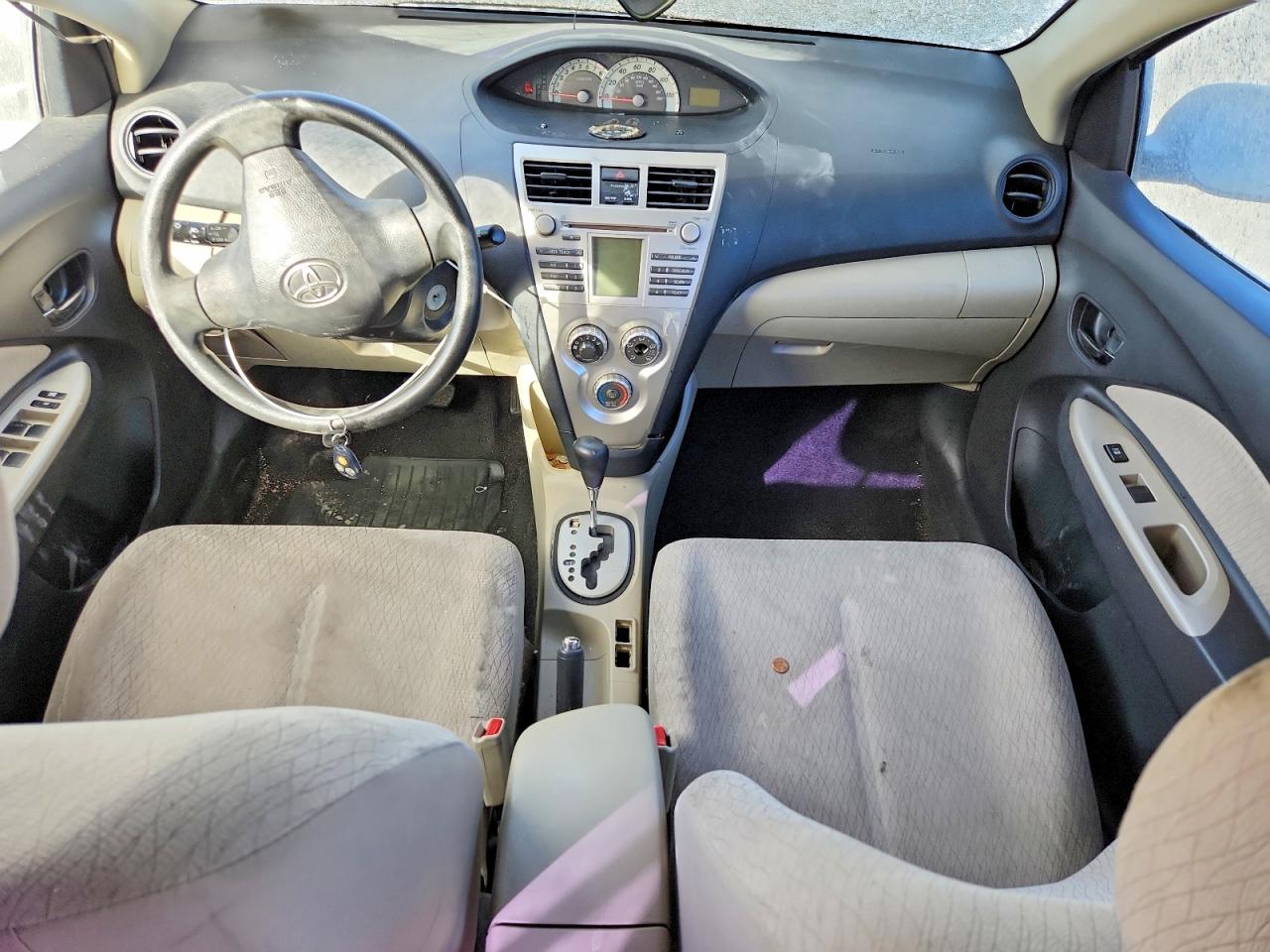 2008 TOYOTA YARIS photo 8